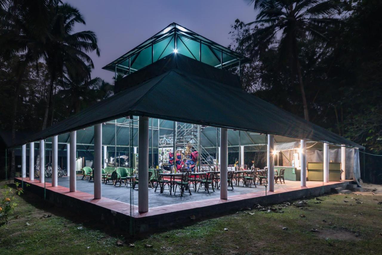 Amritara Riverside Camp Thattakad Bagian luar foto