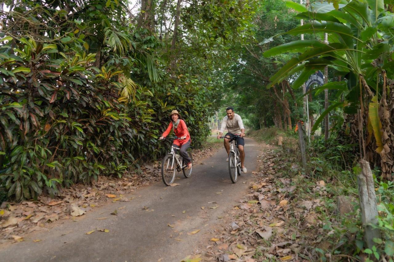 Amritara Riverside Camp Thattakad Bagian luar foto