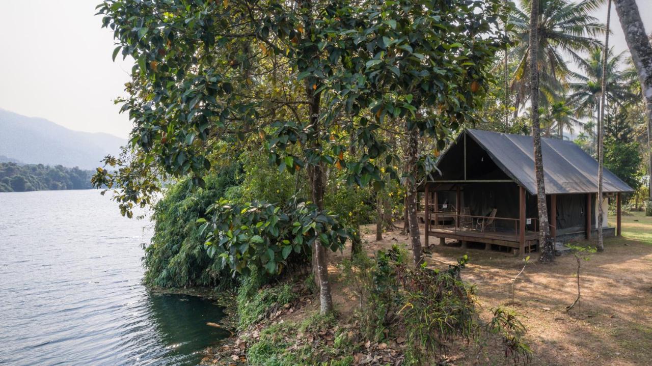 Amritara Riverside Camp Thattakad Bagian luar foto